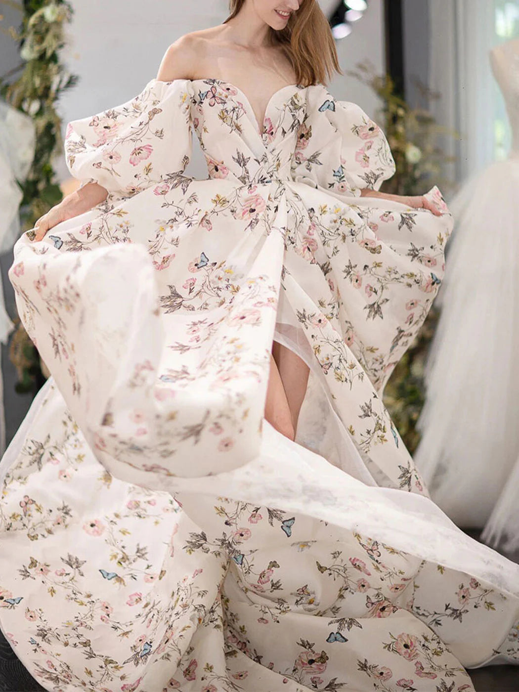 Vestido de fiesta largo de satén con mangas abullonadas único